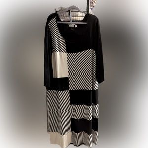 Black & White Midi Sweater Dress
